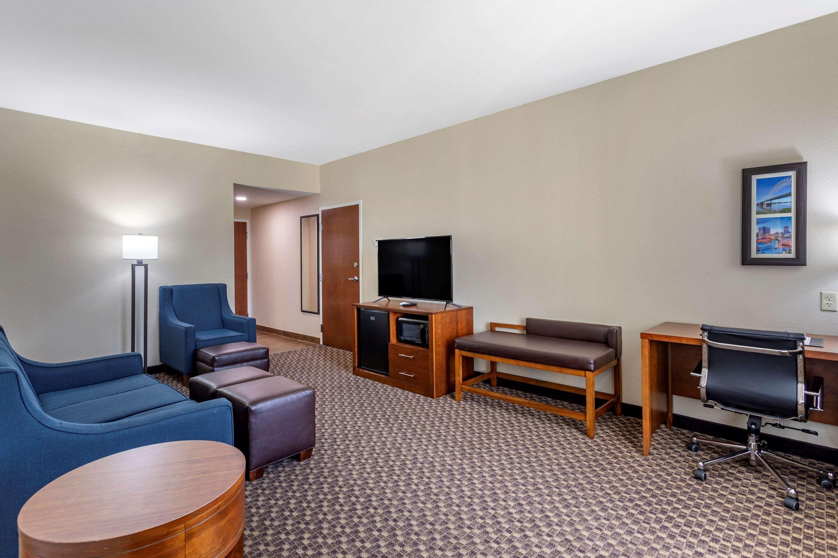 Comfort Inn & Suites Atoka-Millington Exterior photo